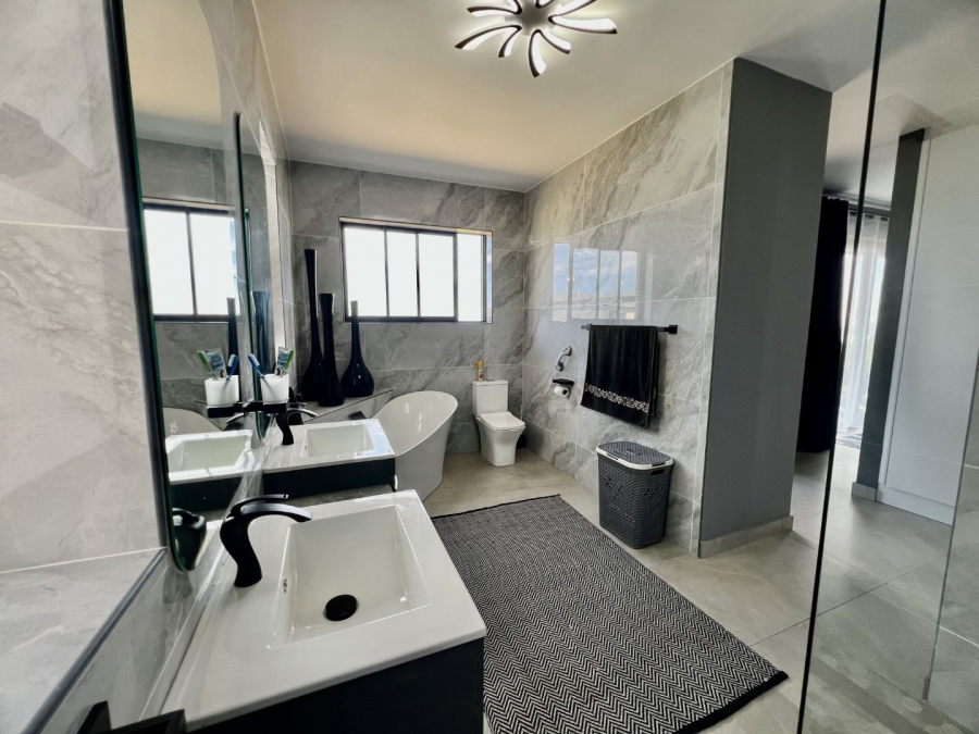 4 Bedroom Property for Sale in Breakwater Bay Eco Estate Western Cape